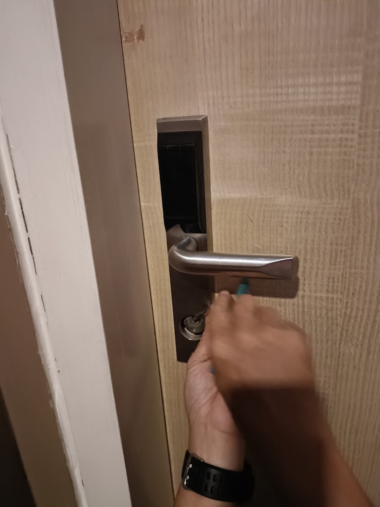 door look repair